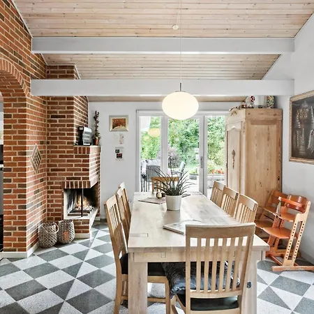 Pet Friendly In Vaeggerlose With Kitchen