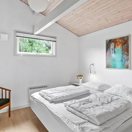 Ferienhaus Amazing In Vaeggerlose With Wifi